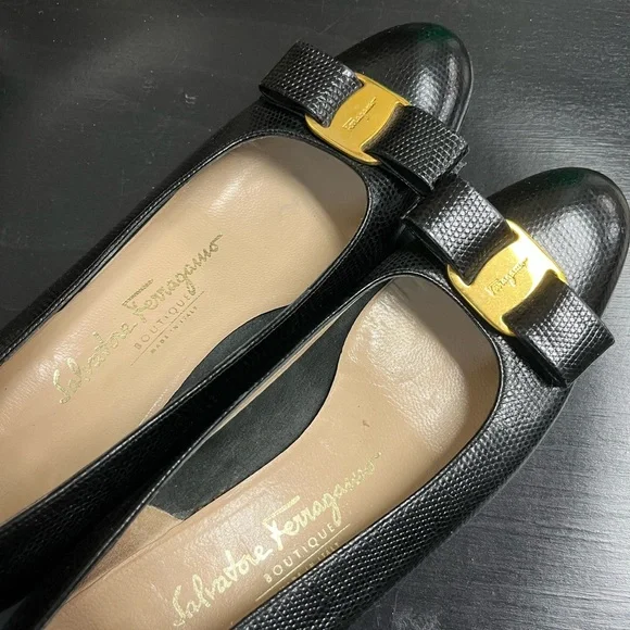 Vintage Ferragamo Vara kitten heels black leather bow pumps 90s classic - Picture 5 of 8